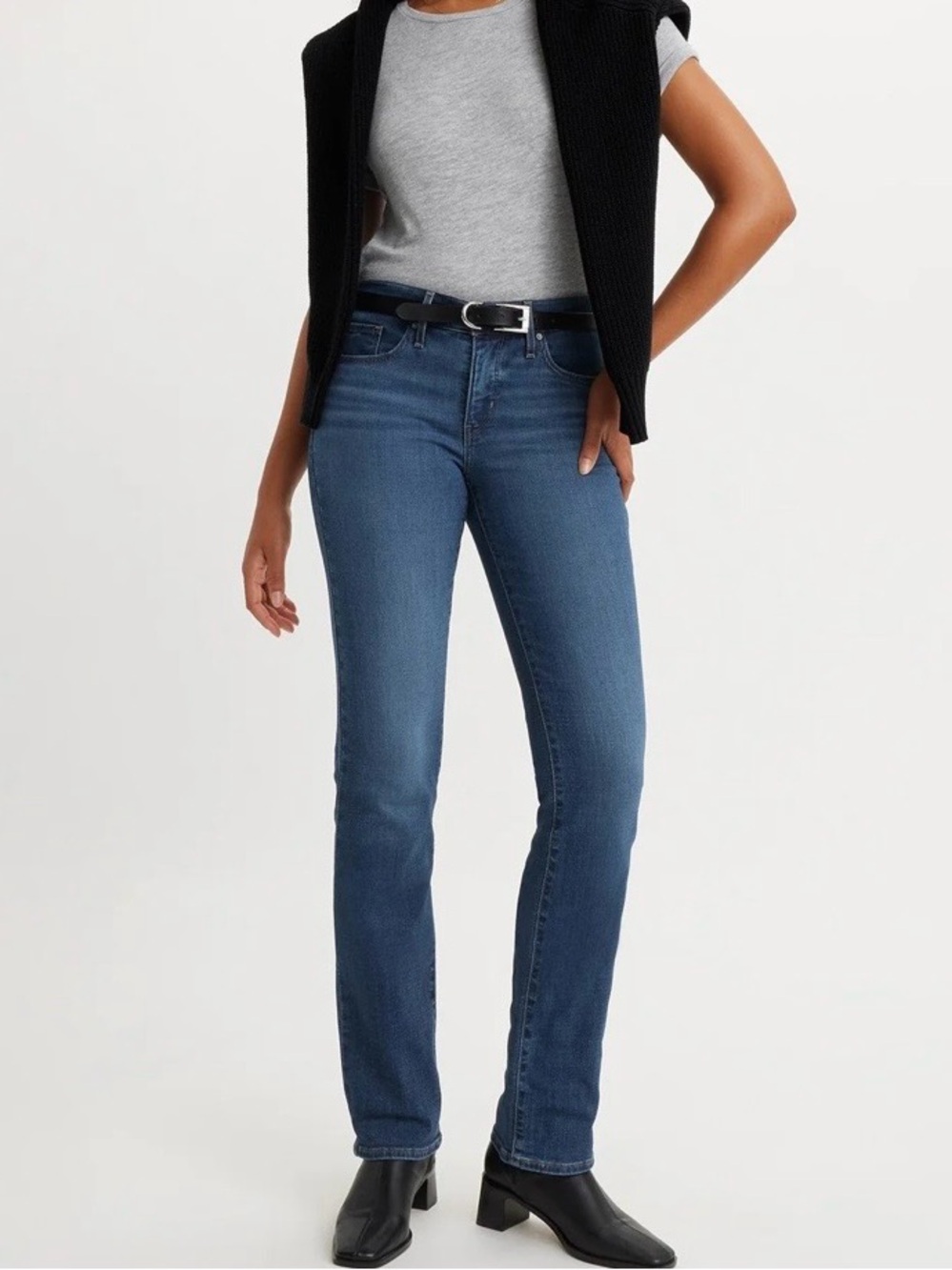 Levi’s 314 Shaping Straight Jeans — Size 30 — Approx. 26” Inseam